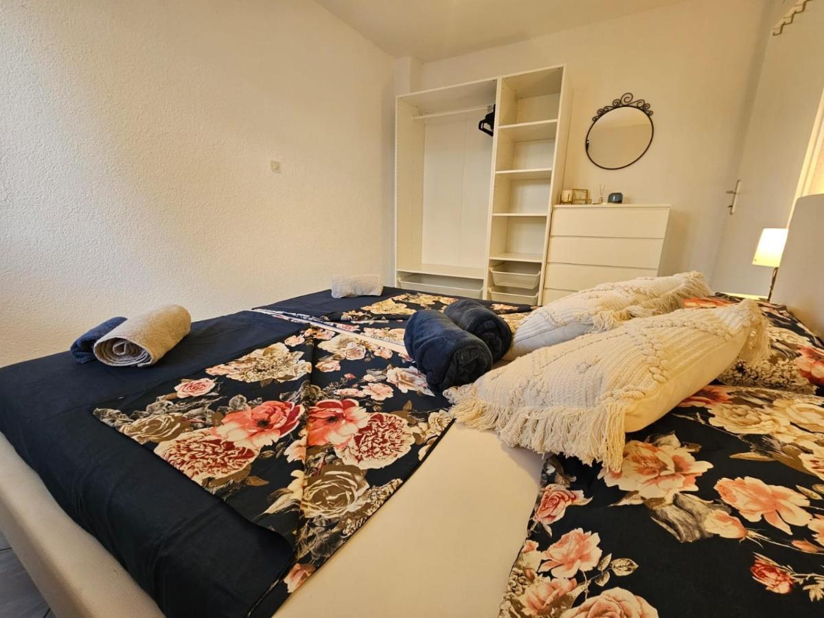 Apartment Melani Vir Exterior photo