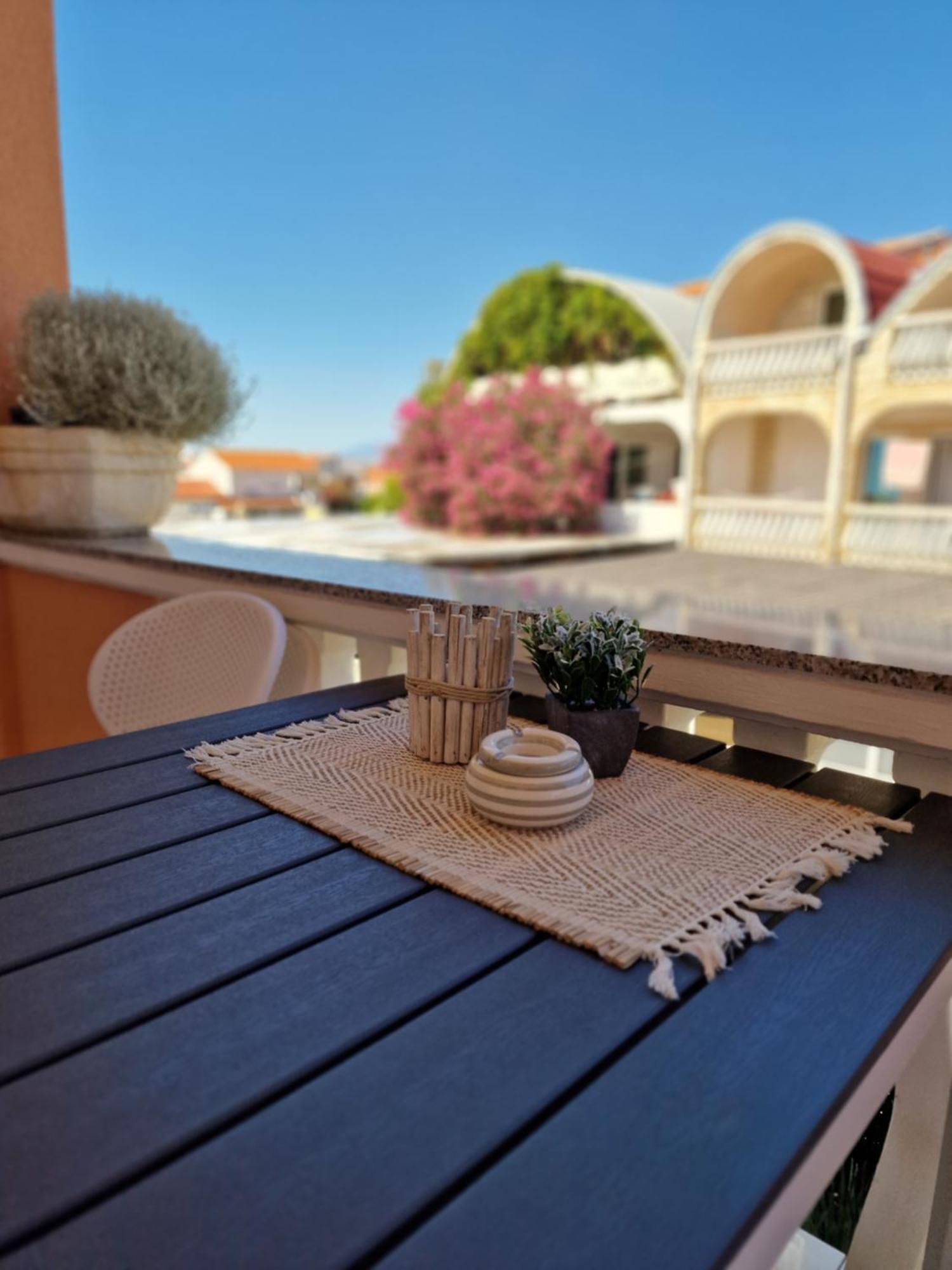 Apartment Melani Vir Exterior photo